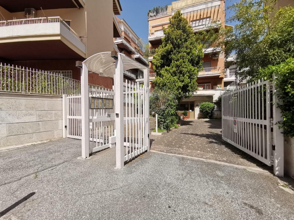 Cozy San Pietro Apartment Roma Exterior foto