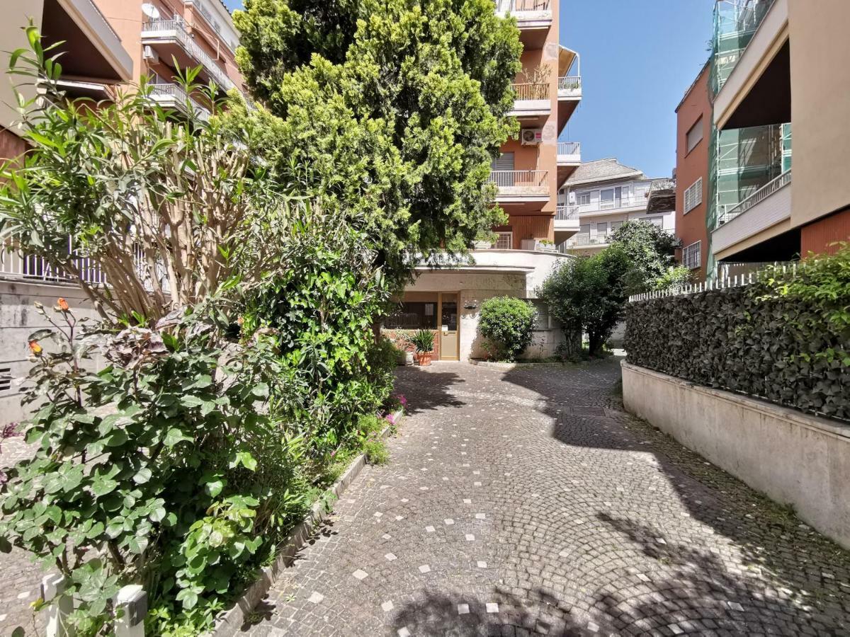 Cozy San Pietro Apartment Roma Exterior foto